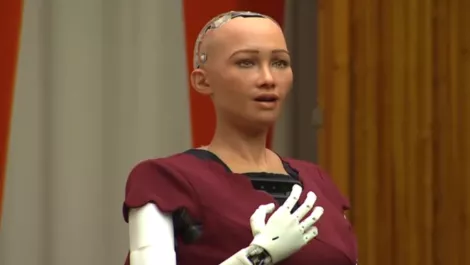 Robots in diplomacy: Super-robot sits in on UN meeting