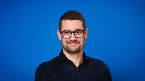 US shoppers plan earlier holiday spending, PayPal says